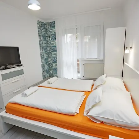 Zoli Apartmanok-anna Koelcsey 32 * Hajdúszoboszló
