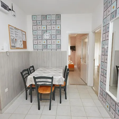 Zoli Apartmanok-anna Koelcsey 32